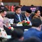 Gubernur Sumatera Utara Muhammad Bobby Afif Nasution (tengah) menyampaikan usulan empat skema kerja sama ekonomi menyatukan potensi 10 provinsi se-Sumatera dalam Rapat Koordinasi Gubernur se-Sumatera di Hotel JW Marriott Medan, Rabu (9/9/2026). Usulan mencakup hilirisasi komoditas, integrasi logistik, pembiayaan bersama, dan stabilisasi pangan. Foto: Ist.