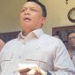 Wakil Kepala BGN, Trenggono memberikan keterangan pers terkait hasil penelusuran insiden keracunan massal program Makan Bergizi Gratis di Sidoarjo, Jumat (4/9/2026). Foto: Ist.