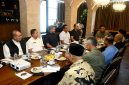 Gubernur Sumut Bobby Nasution bersama jajaran Pemprov Sumut menerima audiensi pengurus Ikatan Cendekiawan Karo di Mikie Holiday Resort, Berastagi, Rabu (2/9/2026). Foto: Ist.