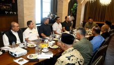 Gubernur Sumut Bobby Nasution bersama jajaran Pemprov Sumut menerima audiensi pengurus Ikatan Cendekiawan Karo di Mikie Holiday Resort, Berastagi, Rabu (2/9/2026). Foto: Ist.