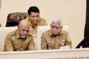 Wakil Gubernur Sumatera Utara Surya (kanan) saat menyampaikan pemaparan strategi penataan dan optimalisasi aset daerah guna mendongkrak PAD dalam Rapat Dengar Pendapat bersama Komisi II DPR RI di Jakarta, Selasa (15/9/2026). Foto: Ist.
