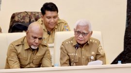 Wakil Gubernur Sumatera Utara Surya (kanan) saat menyampaikan pemaparan strategi penataan dan optimalisasi aset daerah guna mendongkrak PAD dalam Rapat Dengar Pendapat bersama Komisi II DPR RI di Jakarta, Selasa (15/9/2026). Foto: Ist.