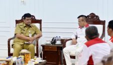 Gubernur Sumatera Utara Muhammad Bobby Afif Nasution (kiri) saat menerima audiensi jajaran pengurus DPD Abpednas Sumut di Kantor Gubernur Sumut, Medan, Senin (21/9/2026). Foto: Ist.