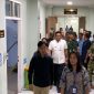 Wakil Presiden Gibran Rakabuming Raka didampingi Gubernur Sumatera Utara Bobby Afif Nasution meninjau ruang perawatan korban dugaan keracunan program Makan Bergizi Gratis di Rumah Sakit Efarina Etaham, Kabupaten Karo, Jumat (11/9/2026). Foto: Ist.