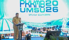 Gubernur Sumatera Utara Bobby Nasution menyampaikan dukungan pembangunan Kampus IV dan kuota beasiswa khusus bagi mahasiswa UMSU dalam kegiatan PKKMB 2026 dengan tema 