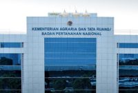 KPK menggeledah kantor Kementerian ATR/BPN untuk mencari dan melengkapi alat bukti kasus dugaan suap dan gratifikasi pengurusan HGB. Foto: Ist.
