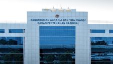KPK menggeledah kantor Kementerian ATR/BPN untuk mencari dan melengkapi alat bukti kasus dugaan suap dan gratifikasi pengurusan HGB. Foto: Ist.