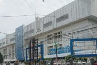Gedung Kantor Dinas Pendidikan Provinsi Sumatera Utara. Proyek rehabilitasi Gedung A senilai Rp2,7 miliar dinyatakan gagal lelang pada Rabu (23/9/2026), setelah syarat subklasifikasi yang dinilai tidak lazim menyebabkan 11 dari 12 peserta mundur dan peserta tunggal gugur saat evaluasi. Foto: Ist.