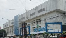 Gedung Kantor Dinas Pendidikan Provinsi Sumatera Utara. Proyek rehabilitasi Gedung A senilai Rp2,7 miliar dinyatakan gagal lelang pada Rabu (23/9/2026), setelah syarat subklasifikasi yang dinilai tidak lazim menyebabkan 11 dari 12 peserta mundur dan peserta tunggal gugur saat evaluasi. Foto: Ist.