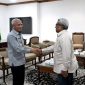 Wakil Gubernur Sumut Surya menerima Kepala Perwakilan BKKBN Sumut Mahyuzar dalam pembahasan penguatan ketahanan keluarga dan dinamika kependudukan di Sumatera Utara. Foto: Ist.