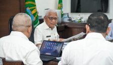 Wakil Gubernur Sumatera Utara Surya memimpin Rapat Pimpinan Akselerasi Target PAD Semester II 2026 di Kantor Gubernur Sumut, Medan, Rabu (23/9/2026). Foto: Ist.