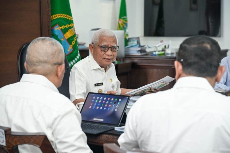 Wakil Gubernur Sumatera Utara Surya memimpin Rapat Pimpinan Akselerasi Target PAD Semester II 2026 di Kantor Gubernur Sumut, Medan, Rabu (23/9/2026). Foto: Ist.