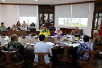Wakil Gubernur Sumut Surya memimpin Rapat Akselerasi Peningkatan SAKIP Pemprov Sumut di Kantor Gubernur Sumut, Medan, Jumat (25/9/2026). Foto: Ist.