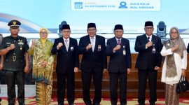 Wakil Gubernur Sumut Surya bersama jajaran pimpinan mengukuhkan Rusdy Sofyan sebagai Kepala Perwakilan BPKP Sumut di Aula Raja Inal Siregar, Kamis (24/9/2026). Foto: Ist.