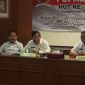 Ketua Umum Pepabri Jenderal TNI (HOR) (Purn) Agum Gumelar (tengah) menyampaikan pernyataan pers menjelang HUT ke-67 Pepabri di Jakarta, Selasa (8/9/2026). Foto: Ist.