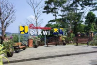 Taman penanda Bendungan Ciawi yang dikelola PT Brantas Abipraya (Persero) tampak terawat. Perusahaan kontraktor pelat merah ini kini mengaku menanggung tunggakan pembayaran mencapai Rp1,5 triliun kepada ratusan subkontraktor akibat restitusi pajak Rp800 miliar yang belum dicairkan serta lonjakan harga material konstruksi. Foto: Ist.