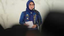 Bupati Gowa Sitti Husniah Talenrang yang kini ditetapkan sebagai tersangka oleh Kortas Tipikor Polri, Jumat (25/9/2026). Ia diduga terlibat pemerasan, pungli, gratifikasi, serta TPPU terkait perizinan proyek di lingkungan Pemkab Gowa periode 2025–2026. Foto: Ist.