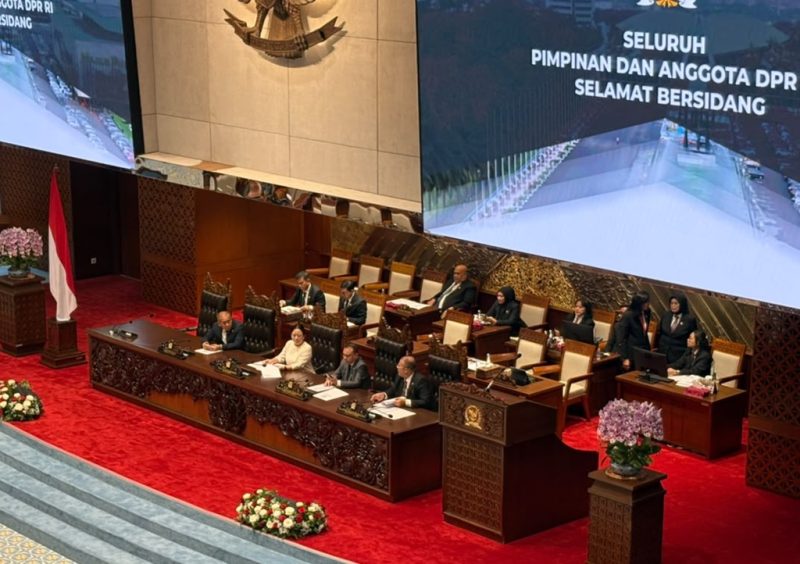 Rapat Paripurna DPR RI mengesahkan APBN 2027 senilai Rp4.106 triliun di Gedung Nusantara, Senayan, Jakarta, Selasa (29/9/2026). Anggaran ditetapkan dengan target pertumbuhan ekonomi 6 persen dan Transfer ke Daerah Rp735 triliun. Foto: Ist.