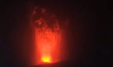 Gunung Anak Krakatau Erupsi Lontarkan Lava Pijar, BNPB: Tidak Perlu Panik Soal Tsunami