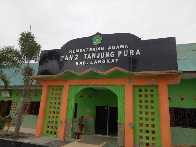 Gedung Sekolah MAN 2 Tanjungpura, Kabupaten Langkat, yang kini tengah menjadi sorotan Sumatera Corruption Watch (SCW) terkait dugaan pungutan SPP sebesar Rp75.000 per siswa. Foto: Ist.