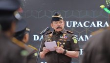 Jaksa Agung ST Burhanuddin merotasi 16 pejabat di Kejaksaan Agung. Foto: Ist.