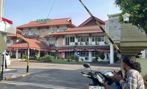 Gedung Kantor Wilayah Badan Pertanahan Nasional Jawa Timur. KPK melakukan penggeledahan di lokasi ini, Kamis (24/9/2026), sebagai bagian dari penyidikan kasus dugaan suap dan gratifikasi pengurusan HGB Kabupaten Bogor yang telah menjerat delapan tersangka. Foto: Ist.