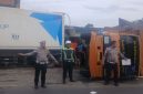 Petugas kepolisian mengamankan lokasi kecelakaan beruntun di Jalan Jamin Ginting, Sibolangit, Kabupaten Deli Serdang, Kamis (10/9/2026). Foto: Ist.