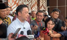 Tom Lembong Hadiri Sidang Nadiem: Hakim dan Jaksa Tertekan, Sistem Peradilan Belum Kondusif