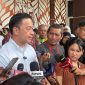 Mantan Menteri Perdagangan Tom Lembong memberikan keterangan kepada awak media di Pengadilan Tinggi DKI Jakarta, Kamis (24/9/2026). Usai mengikuti sidang putusan banding Nadiem Makarim, ia menyoroti bahasa tubuh hakim dan jaksa yang dinilai tampak tertekan, serta menyatakan sistem peradilan belum kondusif bagi aparat yang berintegritas. Foto: Ist.
