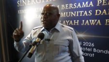 Menteri Hak Asasi Manusia Natalius Pigai menyampaikan pernyataan tegas mendesak pengajuan kasasi hingga Peninjauan Kembali atas vonis banding dua prajurit TNI pelaku penyiraman air keras terhadap Andrie Yunus. Pigai menegaskan rasa keadilan harus diukur dari sisi korban, bukan pelaku kejahatan. Foto: Ist.