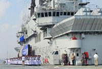 Suasana prosesi pergantian bendera dan peresmian KRI Sriwijaya-100, kapal induk pertama Indonesia, di Dermaga 107 Pelabuhan Tanjung Priok, Jakarta Utara, Kamis (24/9/2026). Eks kapal Italia Giuseppe Garibaldi kini resmi mengibarkan Merah Putih dan bergabung memperkuat armada TNI Angkatan Laut. Foto: Ist.