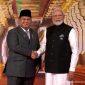 Presiden RI Prabowo Subianto bersalaman dengan Perdana Menteri India Narendra Modi saat tiba di lokasi KTT BRICS ke-18 di New Delhi, Sabtu (12/9/2026). Foto: Ist.