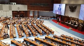 Suasana ruang sidang paripurna DPR RI yang akan mengesahkan RUU Reforma Agraria pada Selasa (22/9/2026). RUU ini menjadi landasan hukum baru yang mengatur penyelesaian konflik tanah, redistribusi lahan, serta pemanfaatan sumber daya agraria demi keadilan dan kepastian hukum pertanahan. Foto: Ist.