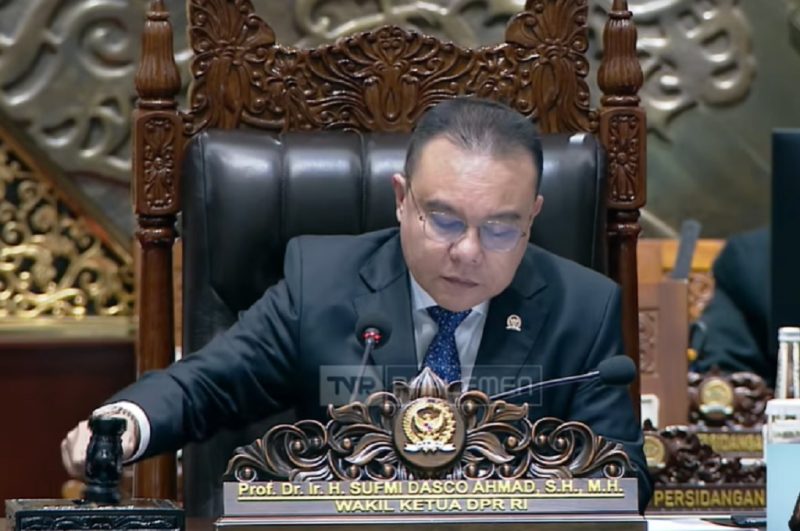 Wakil Ketua DPR RI Sufmi Dasco Ahmad mengetuk palu tanda resmi pengesahan Undang-Undang Pengaturan Reforma Agraria dalam Sidang Paripurna ke-6 Masa Persidangan I Tahun Sidang 2026–2027 di Gedung DPR, Senayan, Jakarta Pusat, Selasa (22/9/2026). Foto: Ist.