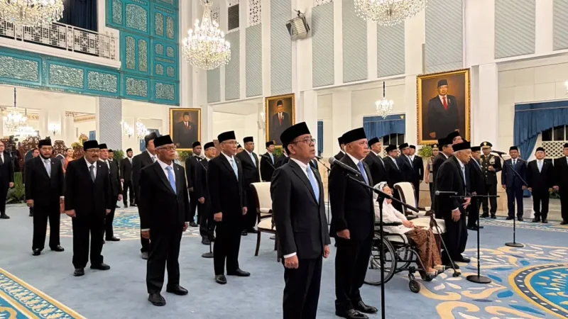 Presiden Prabowo Subianto memimpin sumpah jabatan 26 anggota Dewan Pertimbangan Presiden (Wantimpres) di Istana Negara, Jakarta, Jumat (2/10/2026). Pratikno ditunjuk sebagai Ketua merangkap anggota. Foto: Ist.