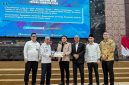 Wagub Sumut Surya menerima laporan hasil reses DPRD Sumut di Rapat Paripurna, Medan, Rabu (7/10/2026). Aspirasi masyarakat dijadikan prioritas pembangunan, sinergi eksekutif–legislatif diperkuat demi Sumut Berkah Unggul Maju Berkelanjutan. Foto: Ist.