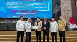 Wagub Sumut Surya menerima laporan hasil reses DPRD Sumut di Rapat Paripurna, Medan, Rabu (7/10/2026). Aspirasi masyarakat dijadikan prioritas pembangunan, sinergi eksekutif–legislatif diperkuat demi Sumut Berkah Unggul Maju Berkelanjutan. Foto: Ist.