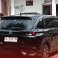 Kendaraan diduga milik KPK tiba di lingkungan rumah dinas Bupati Klaten, Kamis (15/10/2026), untuk mengantar Bupati Klaten Hamenang Wajar Ismoyo ke Mapolresta Klaten pasca-Operasi Tangkap Tangan. Foto: Ist.