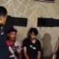 Dua tersangka pembunuhan sadis HD (50) diamankan petugas Polsek Kualuh Leidong di Labuhanbatu Utara, Selasa (6/10/2026). Pelaku utama tersinggung ajakan korban, rekannya masih di bawah umur. Foto: Ist.