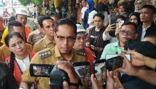 Wali Kota Medan Rico Tri Putra Bayu Waas memberikan keterangan pers terkait percepatan penyelesaian Stadion Teladan, Senin (12/10/2026). Target APBD tuntas 12 November 2026, terus dorong Kementerian PU selesaikan bagian APBN, tekankan kualitas & keselamatan. Foto: Ist.