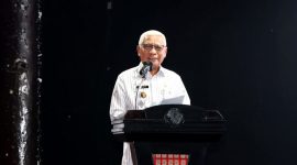 Wakil Gubernur Sumatera Utara Surya saat memberikan sambutan pembukaan Rakernas V MPK di Sopo Partungkoan, Tarutung, Kamis (15/10/2026). Foto: Ist.