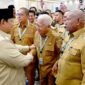 Wagub Sumut Surya berjabat tangan dengan Presiden RI Prabowo Subianto saat menghadiri Rakornas TPAKD 2026 di JIEXPO Kemayoran, Jakarta, Kamis (22/10/2026). Foto: Ist.