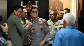 Gubernur Sumut Bobby Nasution menerima kunjungan silaturahmi Kapolda Sumut Irjen Pol Sonny Irawan di Kantor Gubernur Sumut, Medan, Selasa (13/10/2026). Dorong Perda khusus anti-narkoba, kolaborasi 3 program unggulan: Germas Tolak Narkoba, Kompak, Sahata. Foto: Ist.