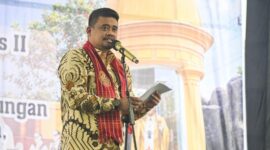 Gubernur Sumatera Utara, Muhammad Bobby Afif Nasution, menyampaikan sambutan serta imbauan kepada rumah ibadah untuk aktif terlibat dalam upaya pemberantasan narkoba pada acara Pemberkatan Santuario Paroki St. Yohanes Paulus II di Namo Pencawir, Kabupaten Deliserdang. Foto: Ist.