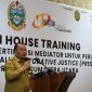Pj Sekdaprov Sumut Timur Tumanggor membuka Pelatihan Mediator bagi Paralegal di Medan, Senin (12/10/2026). Perkuat akses keadilan nonlitigasi, 713 dari 800 kasus telah tuntas, program PRESTICE didorong jangkau seluruh desa. Foto: Ist.