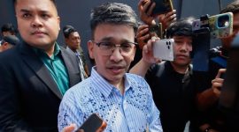 Ruben Onsu melaporkan dugaan pencemaran nama baik dan fitnah melalui unggahan Instagram ke Polda Metro Jaya pada Minggu (11/10/2026). Polisi masih mendalami laporan tersebut dan memeriksa bukti digital yang diserahkan pelapor. Foto: Ist.