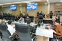 Rapat monitoring dan evaluasi percepatan pembangunan huntap pascabencana yang digelar di ruang rapat Kantor Gubernur Sumut, Jumat (9/10/2026). Foto: Ist.
