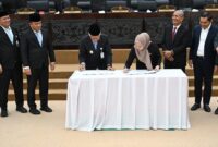 enandatanganan kesepakatan Ranperda antara Pemprov Sumut dan DPRD Sumut, Rabu (28/10/2026). Foto: Ist.