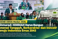 Ketua PC HIMMAH Kota Medan Sahmurad menyampaikan pesan kepada mahasiswa baru dalam PKKMB UNIVA Medan 2026, mengajak bangun karakter, jauhi narkoba, jaga Kamtibmas, dan siap hadirkan solusi menuju Indonesia Emas 2045. Foto: Ist.