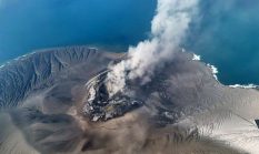 Gunung Anak Krakatau Erupsi 3 Kali dalam 9 Menit, Status Siaga Tetap Berlaku